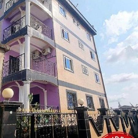 Residence Sighaka - Studio Meuble Vip Avec Wifi, Gardien, Parking Duala Zewnętrze zdjęcie